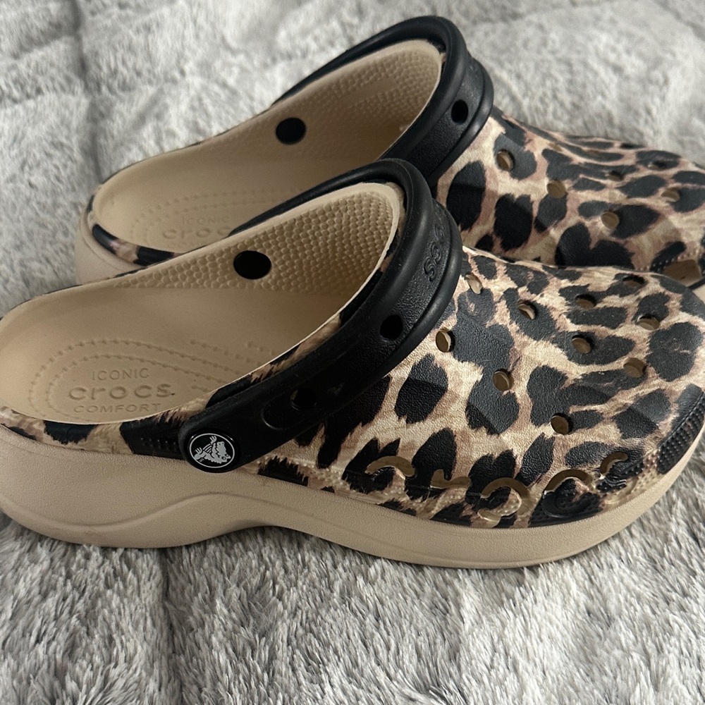 CROCS Women's Black and Tan Animal Print Clogs